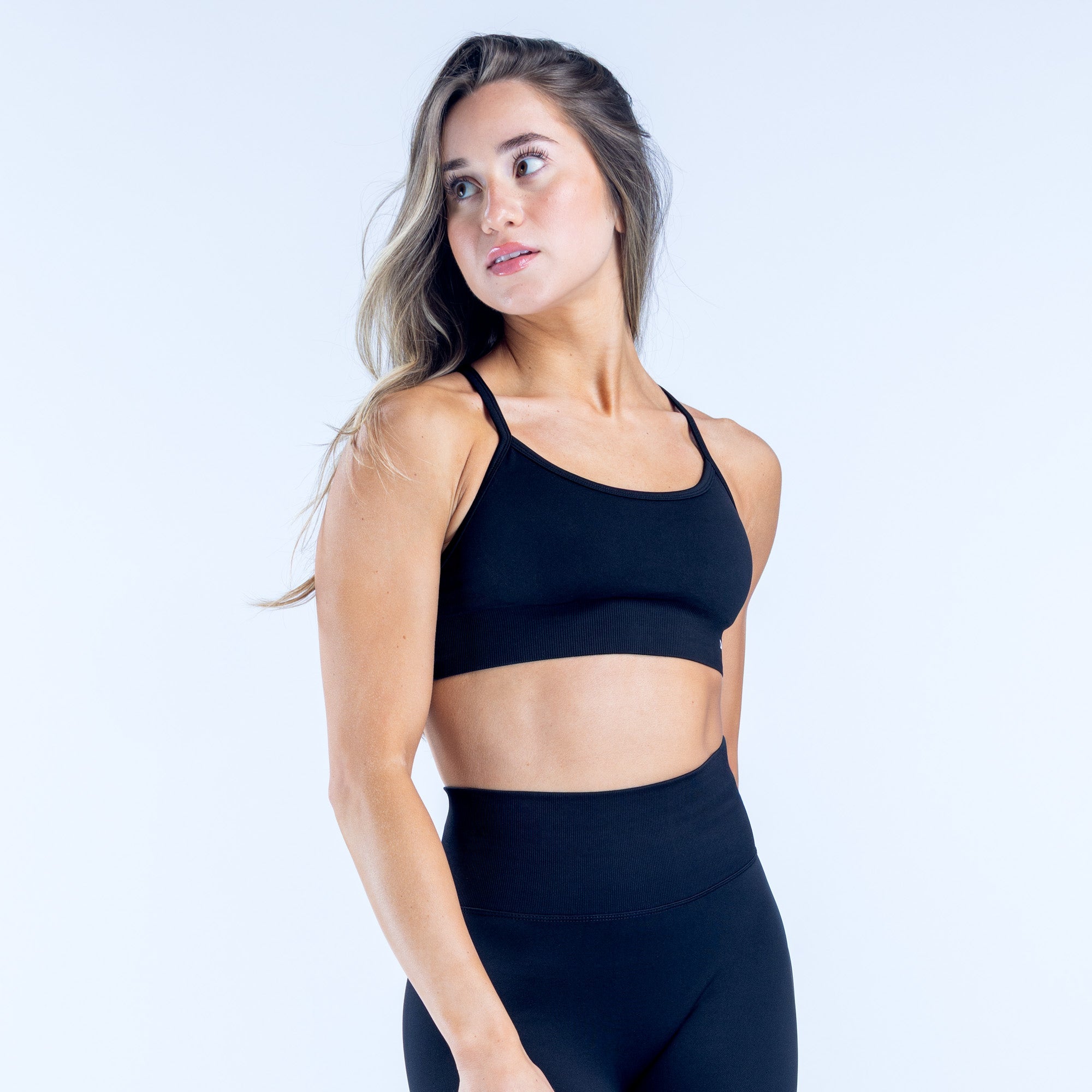 Dynamic Backless Sports Bra - Image 4