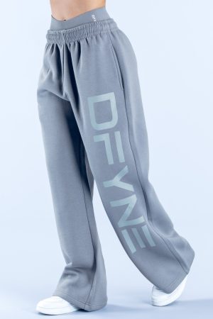 Signature Wide Leg Jogger