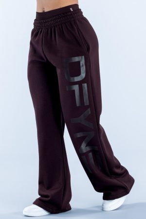 Signature Wide Leg Jogger