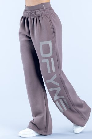 Signature Wide Leg Jogger